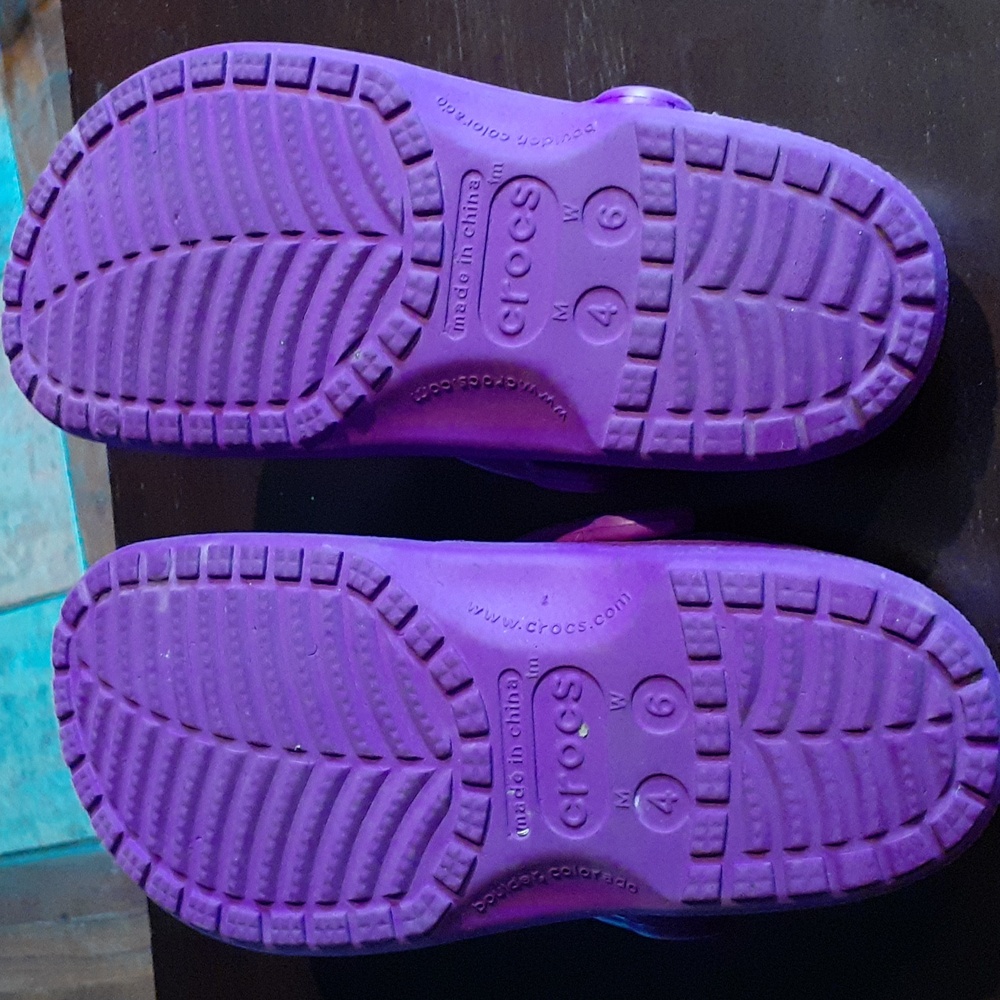 CROCS Kids Water Shoes in Vibrant Purple - Picture 3 of 4